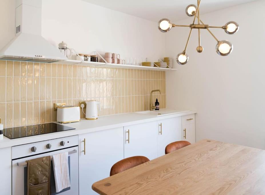 Boutique Central Margate Apt. - Edge Of Old Town! Екстериор снимка